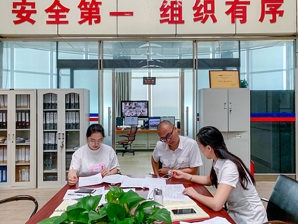 6月20日，運行指揮中心協(xié)同各保障單位組織開展了2019年大面積航班延誤應急處置演練。.png